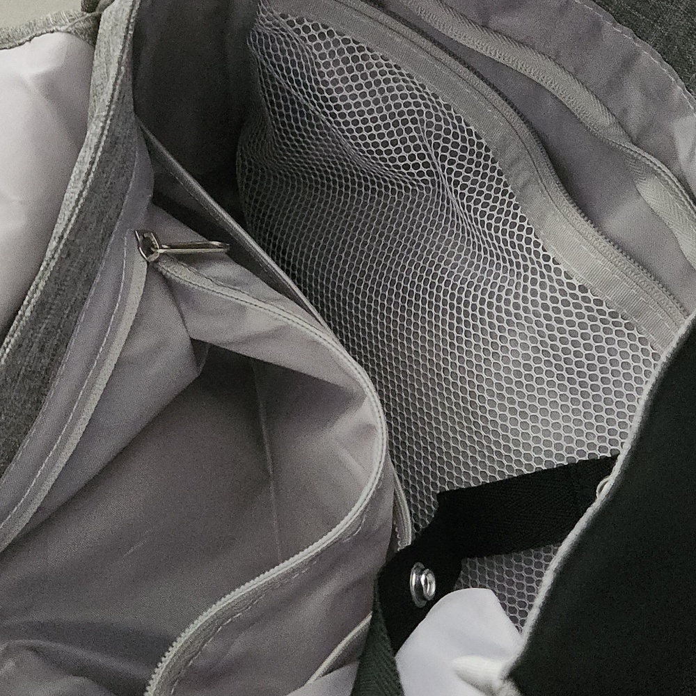 Columbia messenger style diaper Bag - Picture 7 of 7